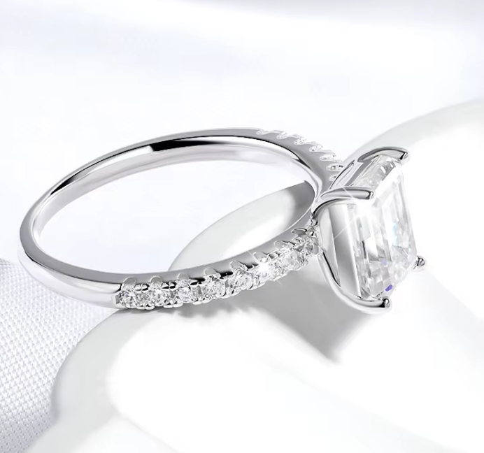 The Radiant Cut Women's Diamond Ring S925 Sterling Silver