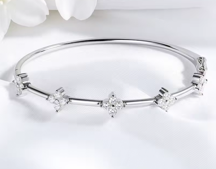The Rounded Flower Band Women's Lab Diamond Bracelet S925 Sterling Silver