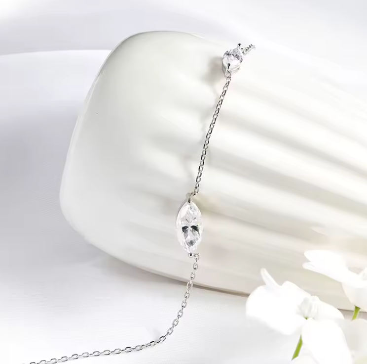 The Oval Eye Necklace Women's Lab Diamond Necklace S925 Sterling Silver